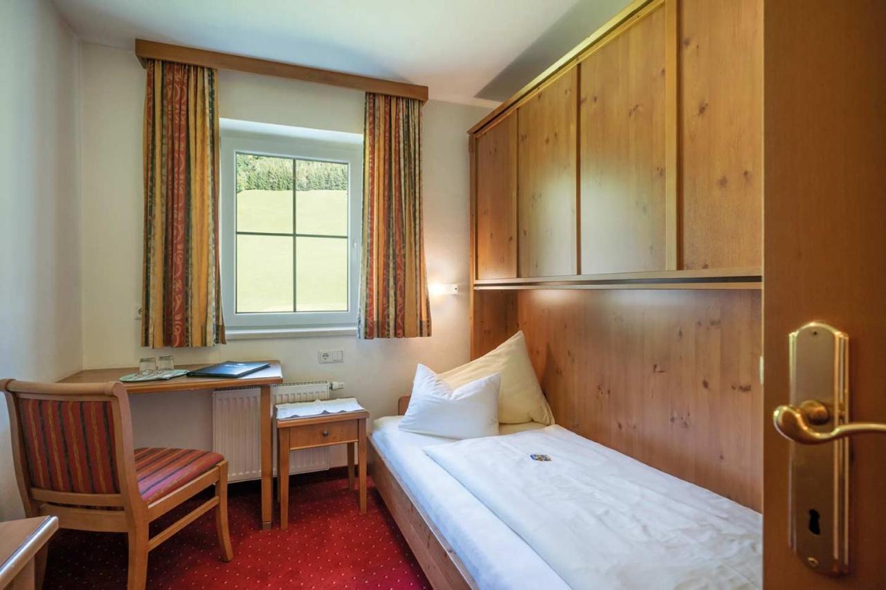 Hotel Maria Theresia Герлос Екстериор снимка