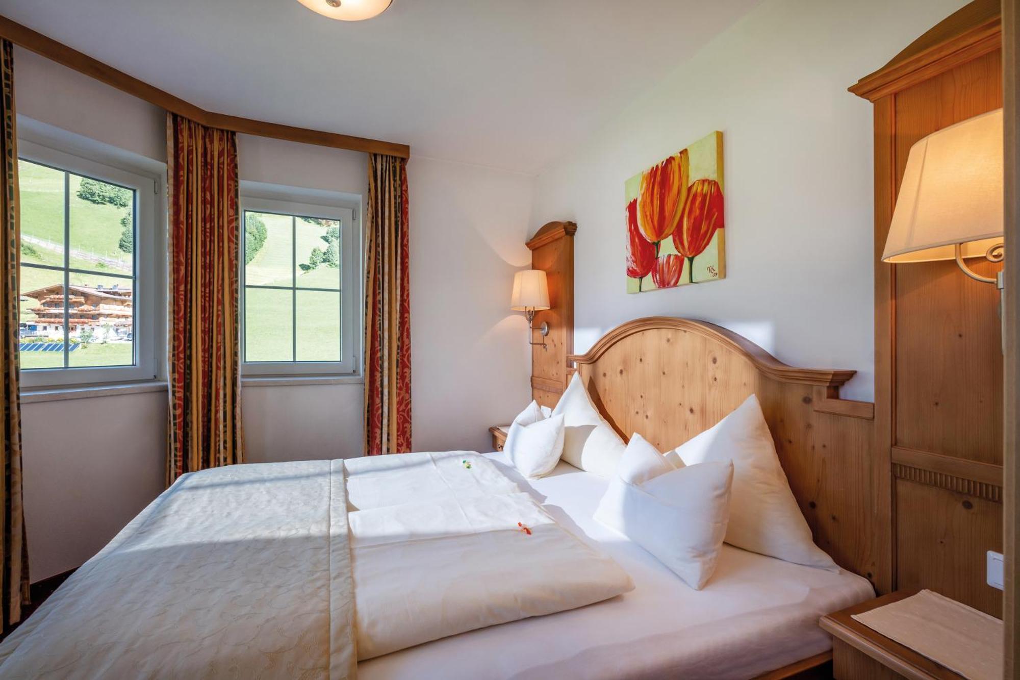Hotel Maria Theresia Герлос Екстериор снимка