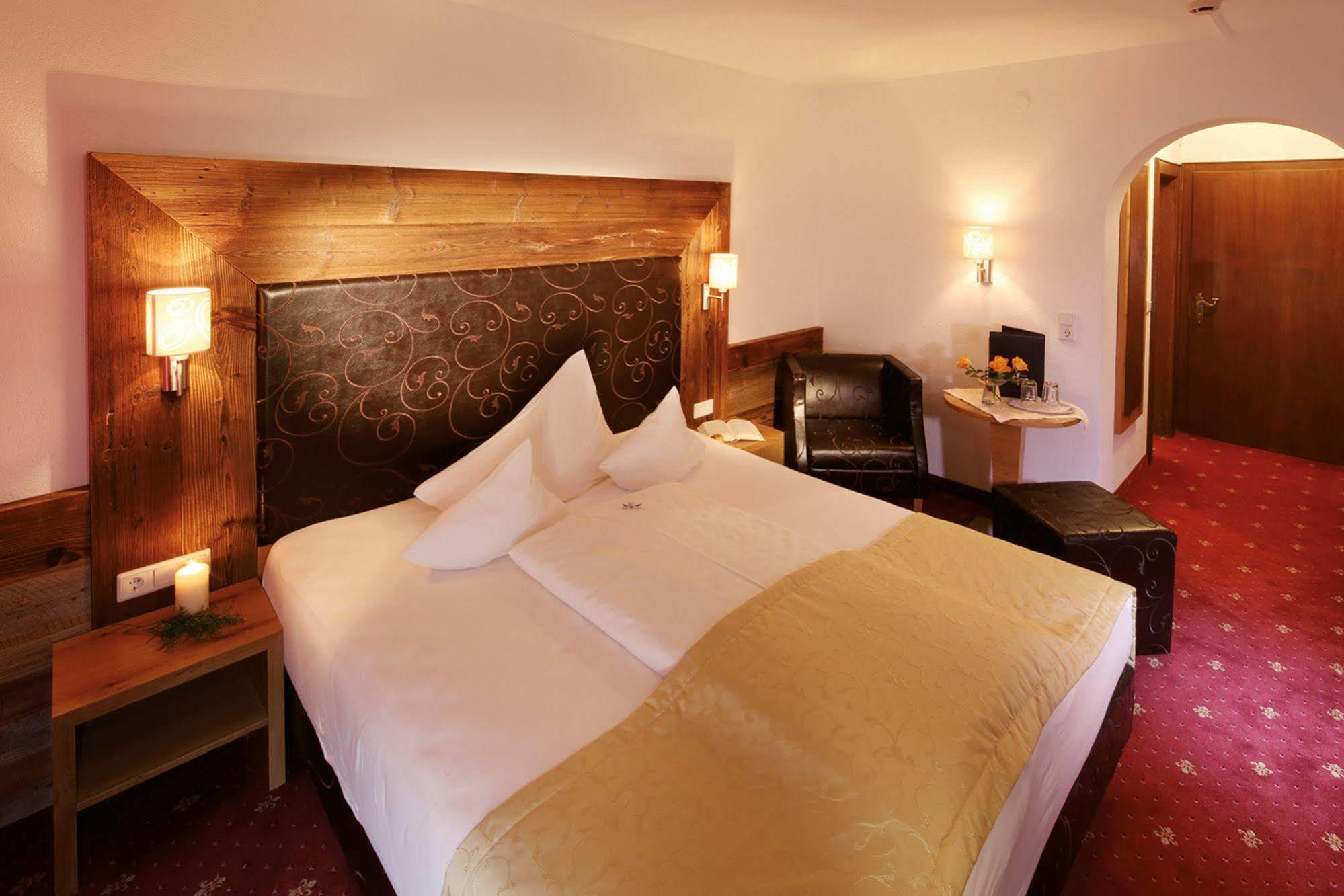 Hotel Maria Theresia Герлос Екстериор снимка
