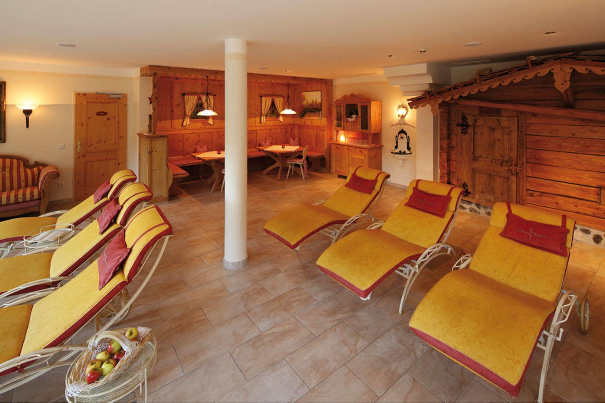 Hotel Maria Theresia Герлос Екстериор снимка