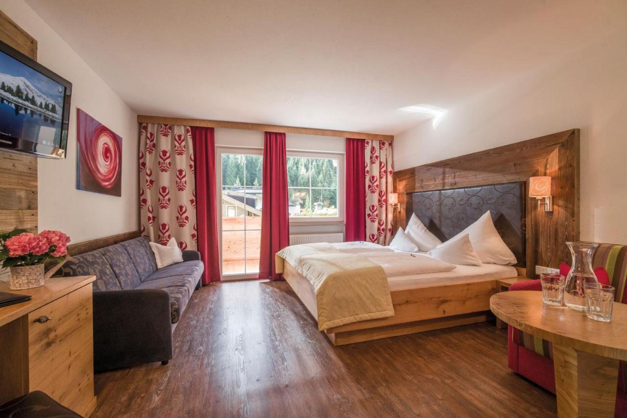 Hotel Maria Theresia Герлос Екстериор снимка